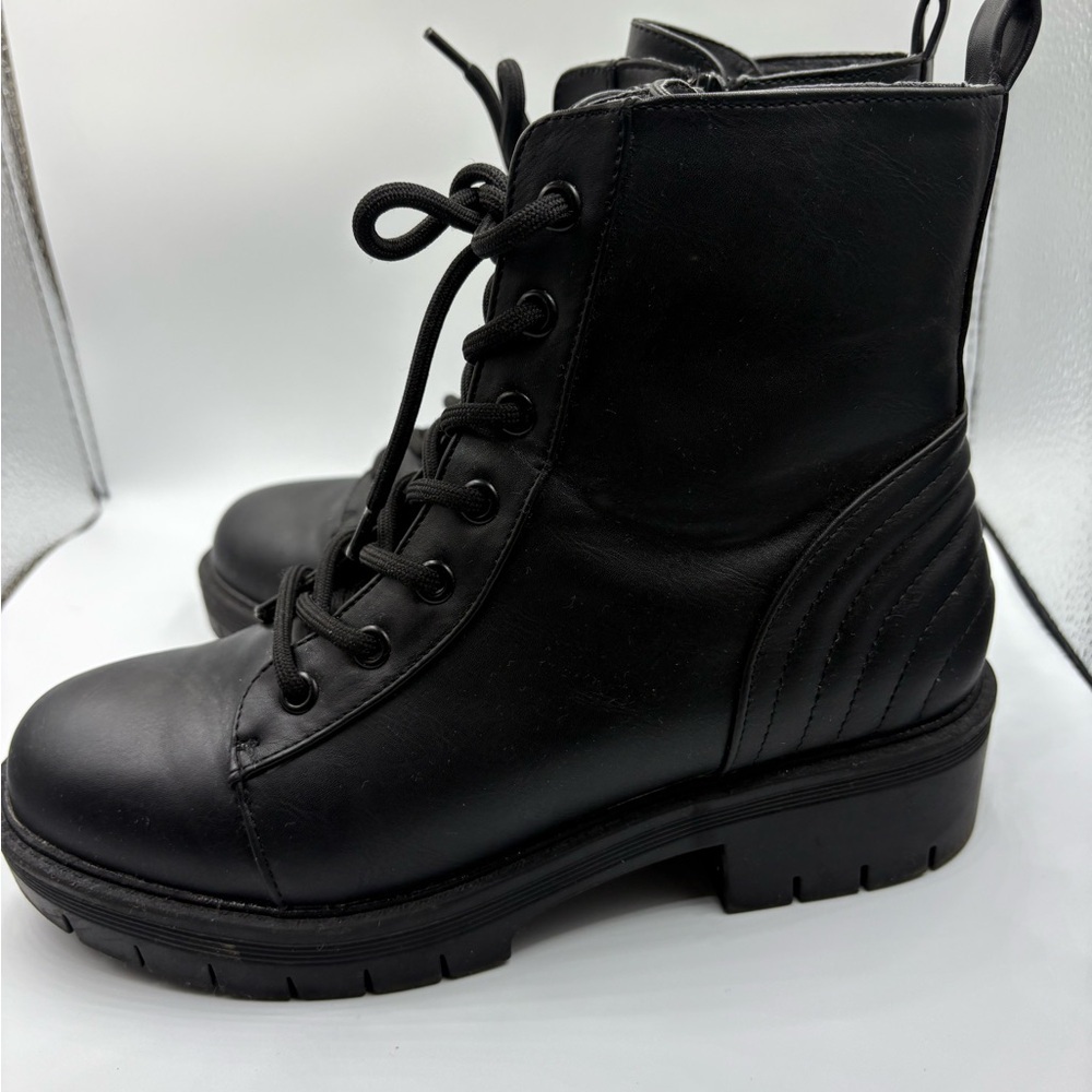 Women’s black combat boots size 7